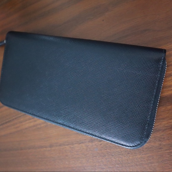 Prada Saffiano Wallet - Picture 3 of 5